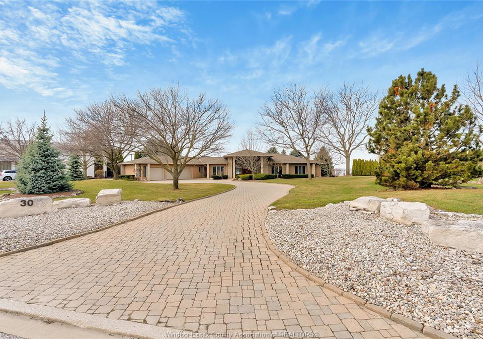 30-emerald-lane-amherstburg-ontario-26015001