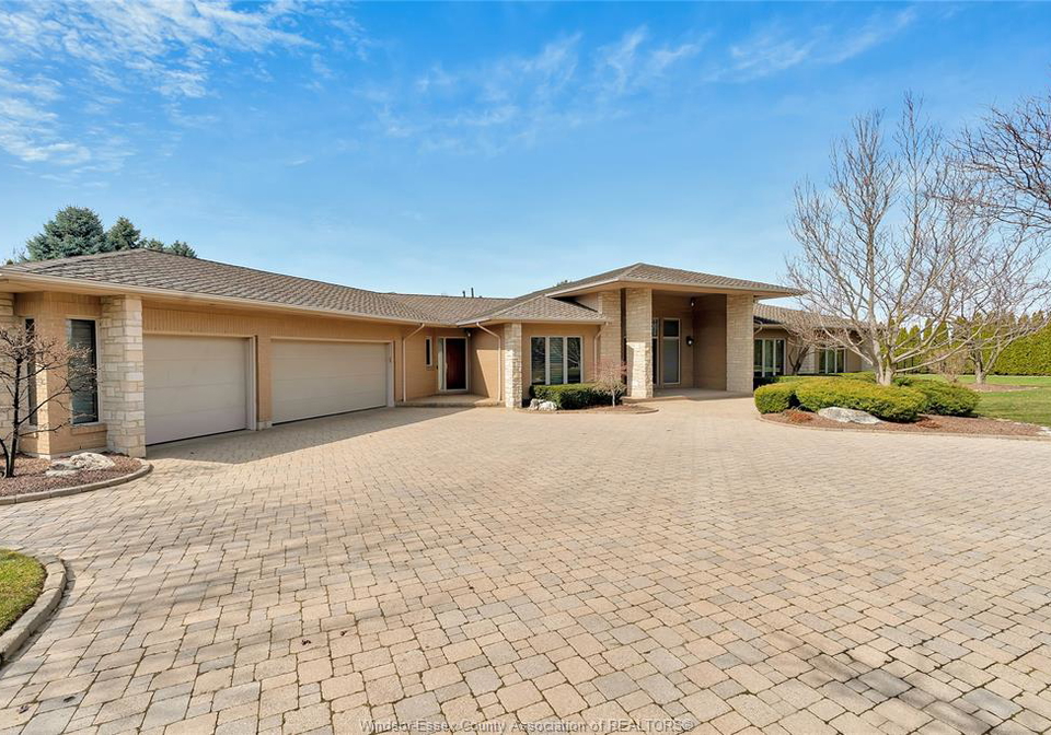 30-emerald-lane-amherstburg-ontario-26015001