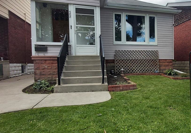 588-irvine-avenue-windsor-ontario-26015012