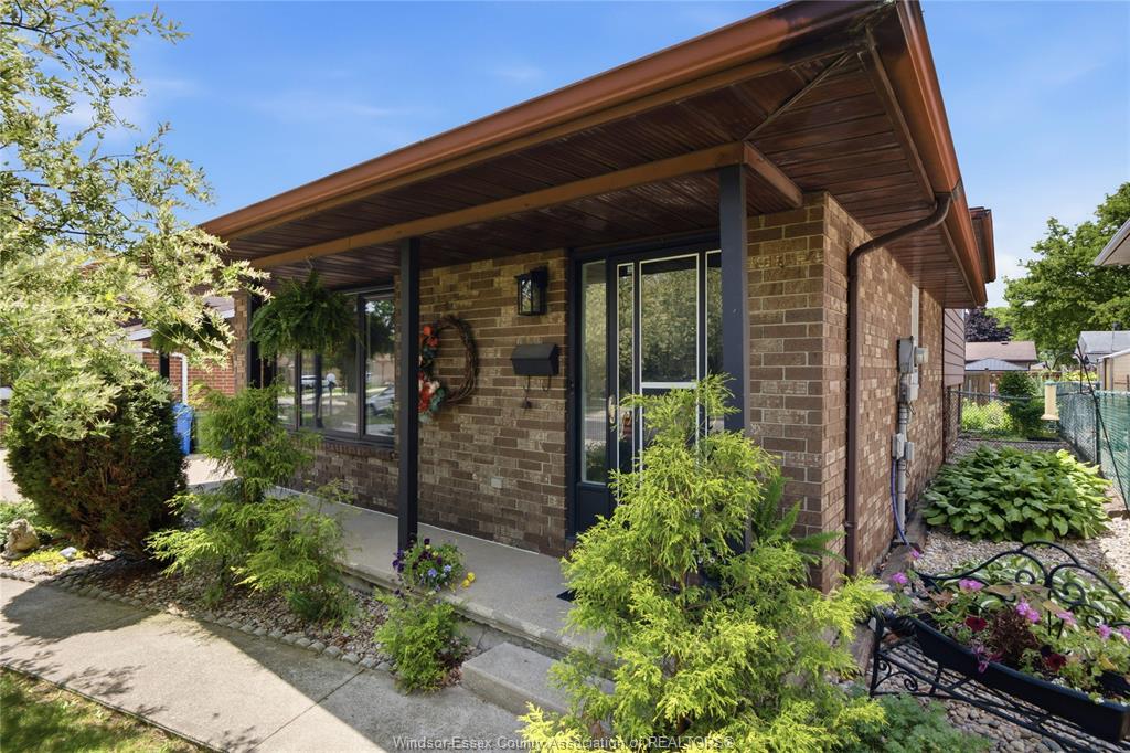 1705-southdale-windsor-ontario-26015014