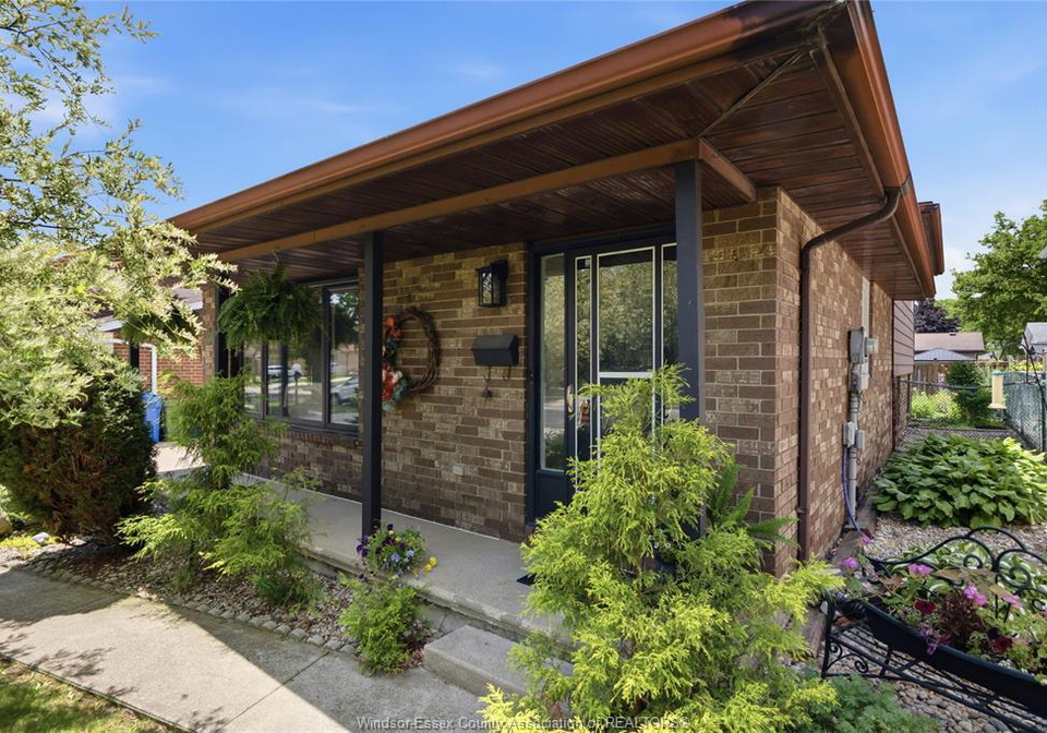 1705-southdale-windsor-ontario-26015014