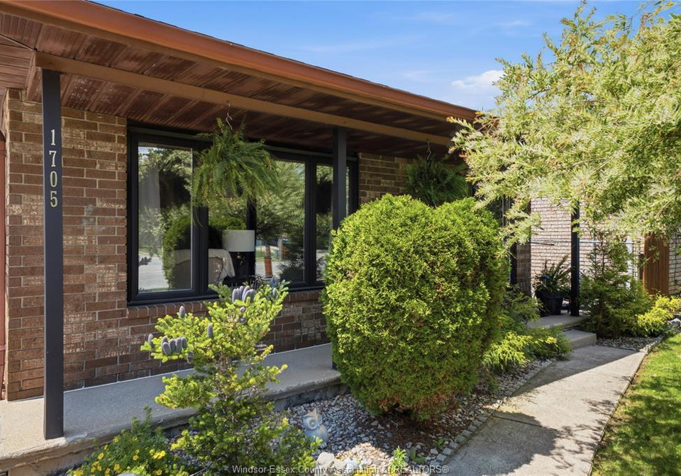 1705-southdale-windsor-ontario-26015014