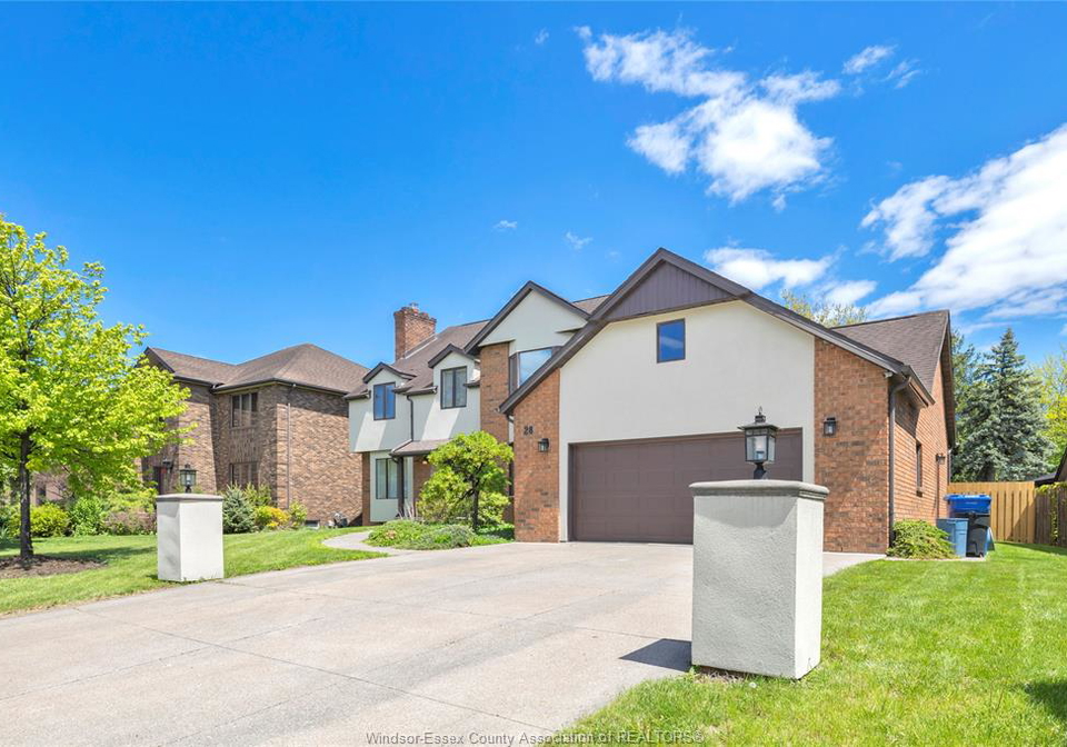 28-cleophas-drive-lakeshore-ontario-26015015
