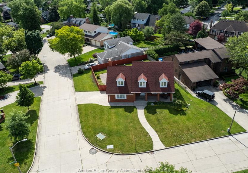 3500-driftwood-windsor-ontario-26015017
