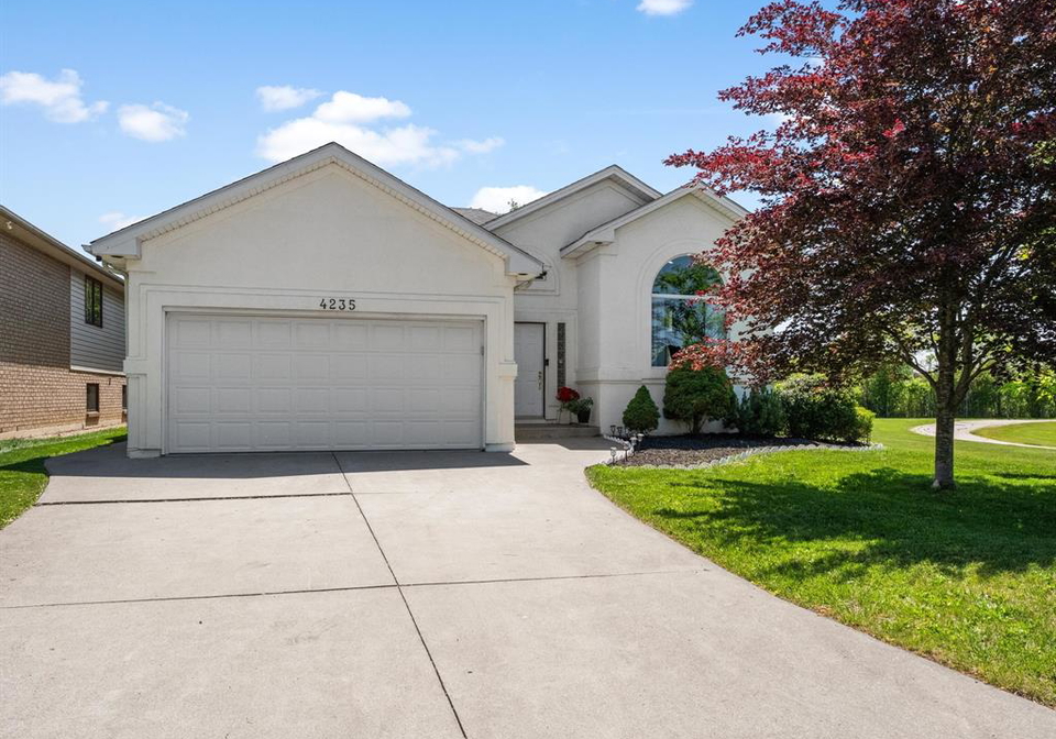 4235-providence-crescent-windsor-ontario-26015038