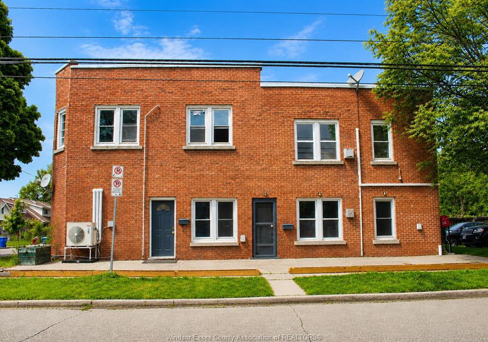 800-808-shepherd-street-east-windsor-ontario-26015042
