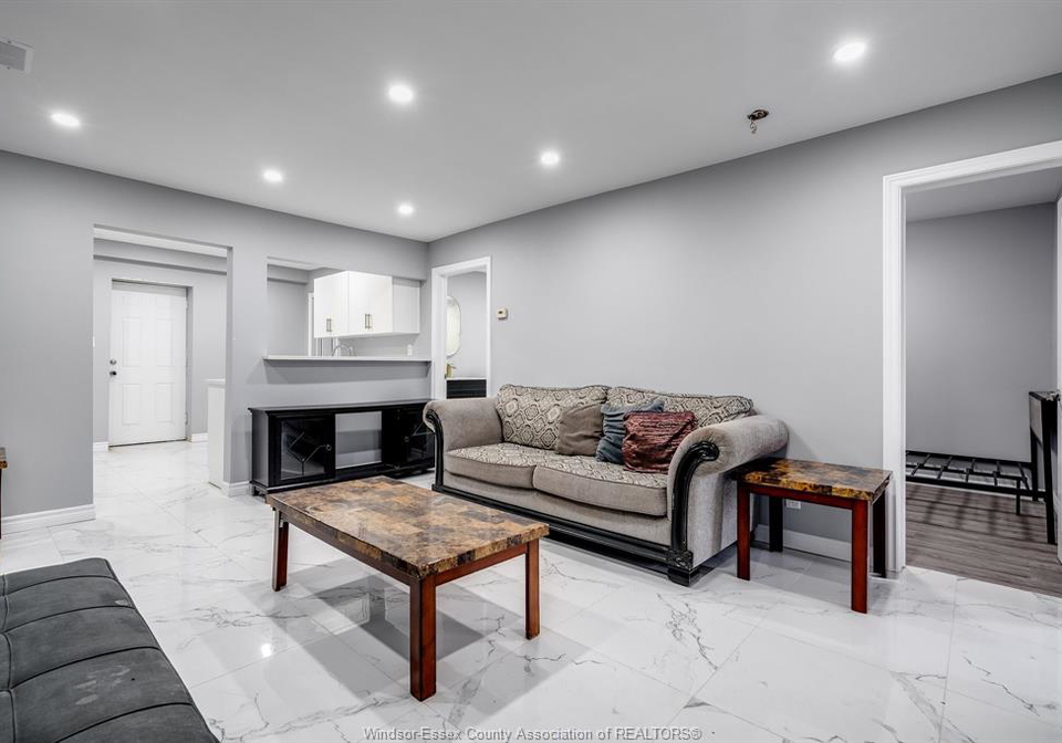 559-chatham-street-east-windsor-ontario-26015043