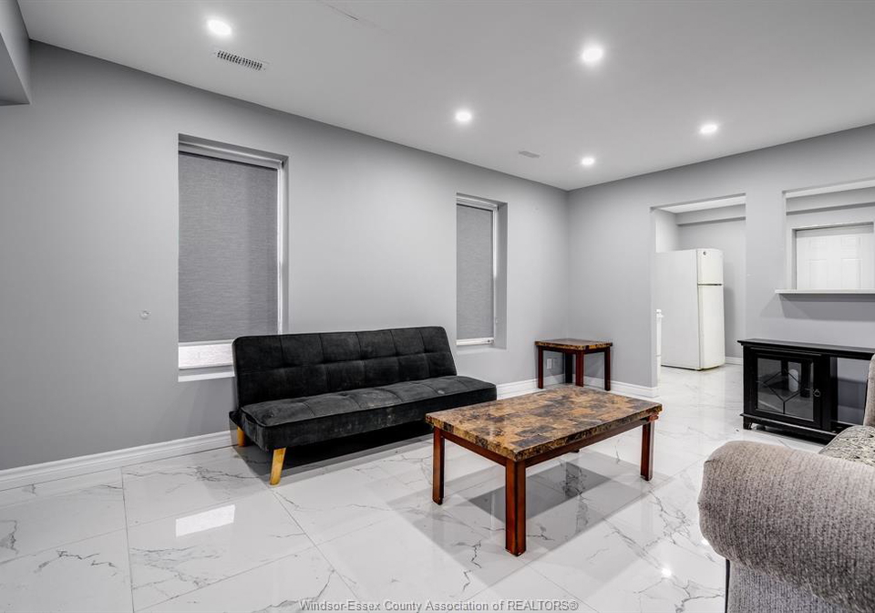 559-chatham-street-east-windsor-ontario-26015043