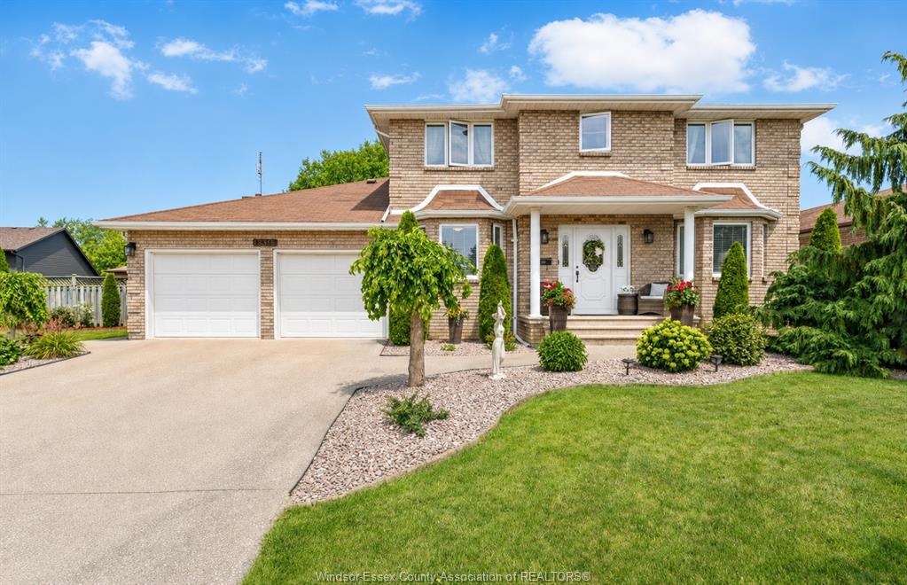 12314-funaro-crescent-tecumseh-ontario-26015062