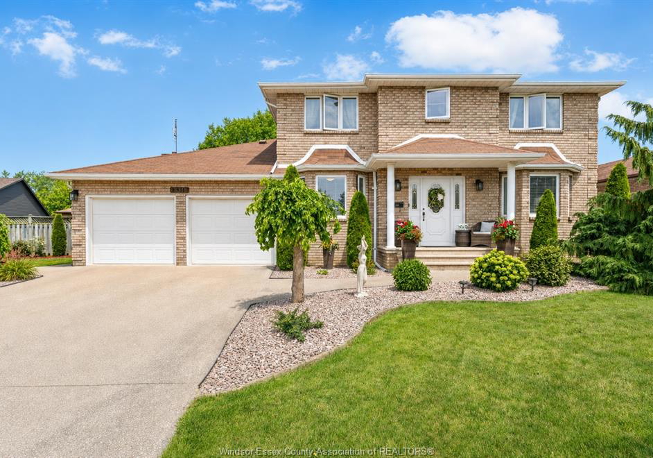 12314-funaro-crescent-tecumseh-ontario-26015062