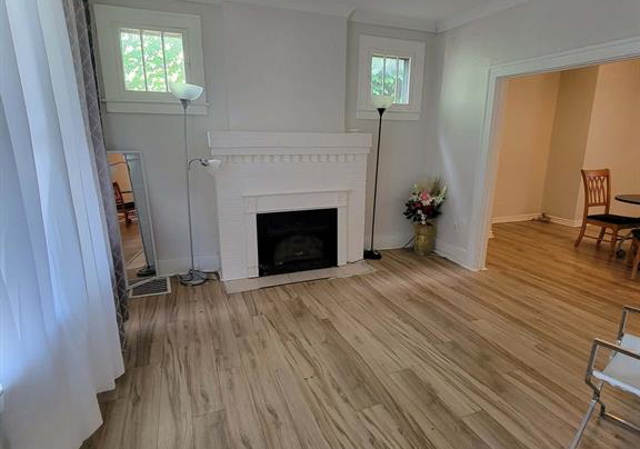 3509-peter-windsor-ontario-26015063