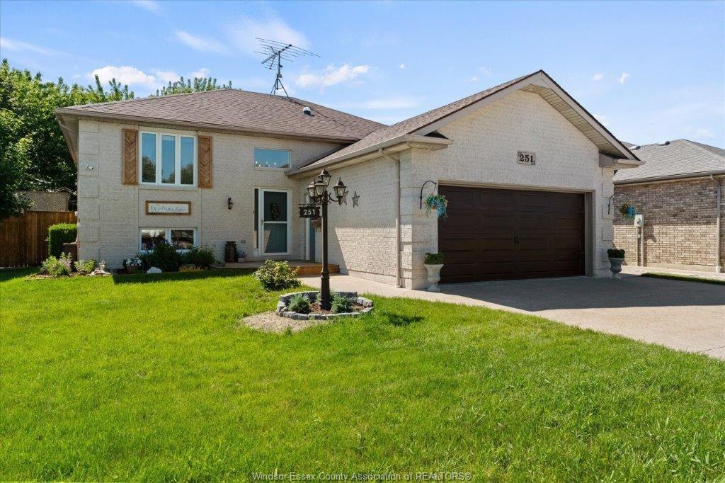 251-willowwood-belle-river-ontario-26015067