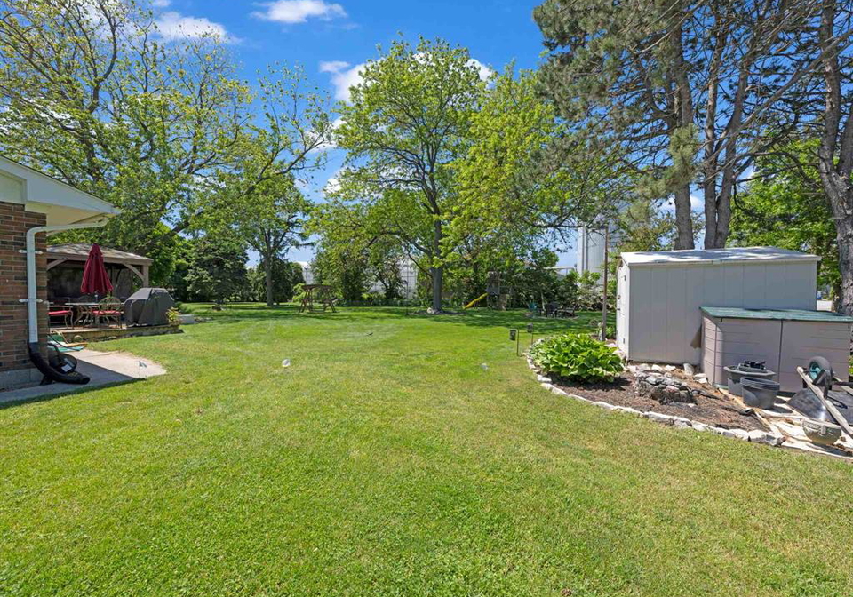 1517-redwood-road-kingsville-ontario-26015069