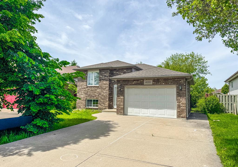 4261-centurion-windsor-ontario-26015073