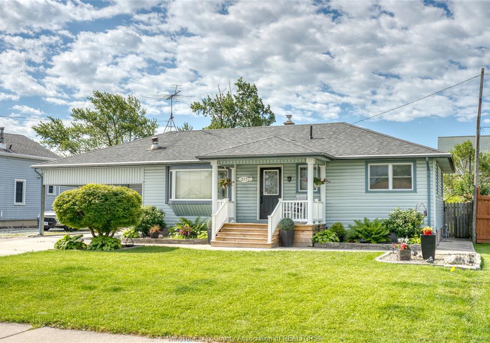 317-parkside-drive-mcgregor-ontario-26015081