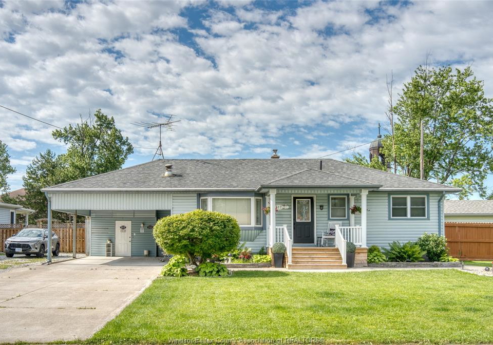 317-parkside-drive-mcgregor-ontario-26015081