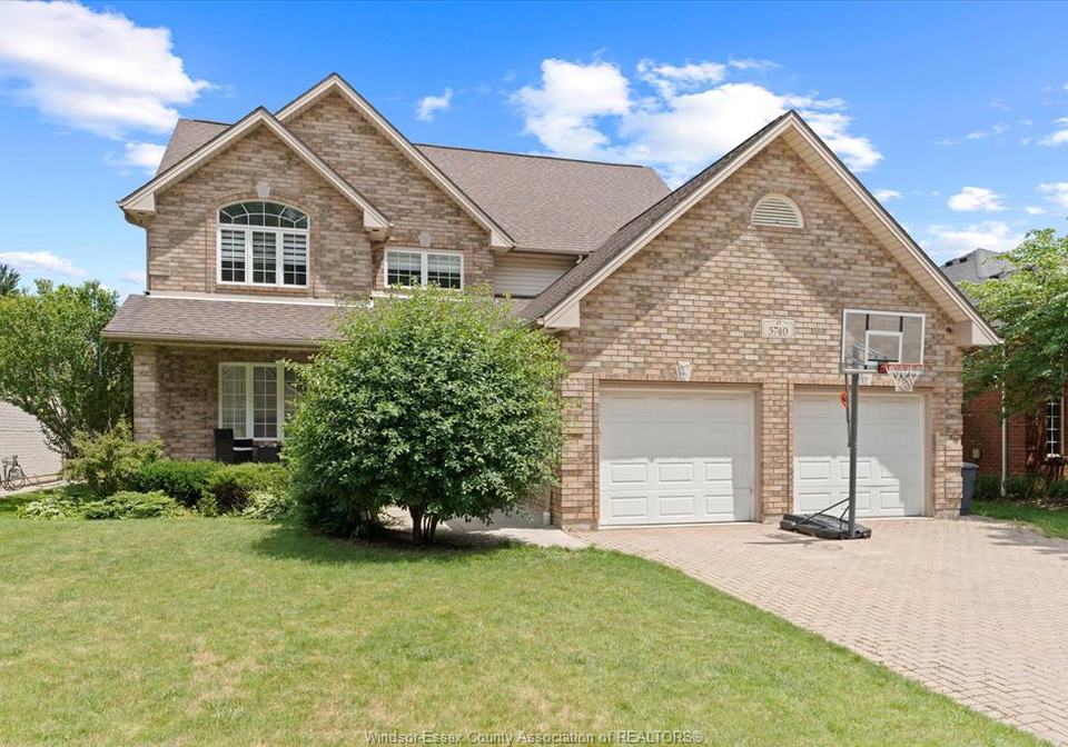 5740-wayne-street-lasalle-ontario-26015089
