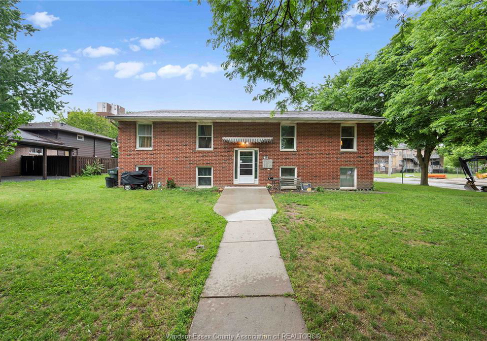 915-lena-windsor-ontario-26015092