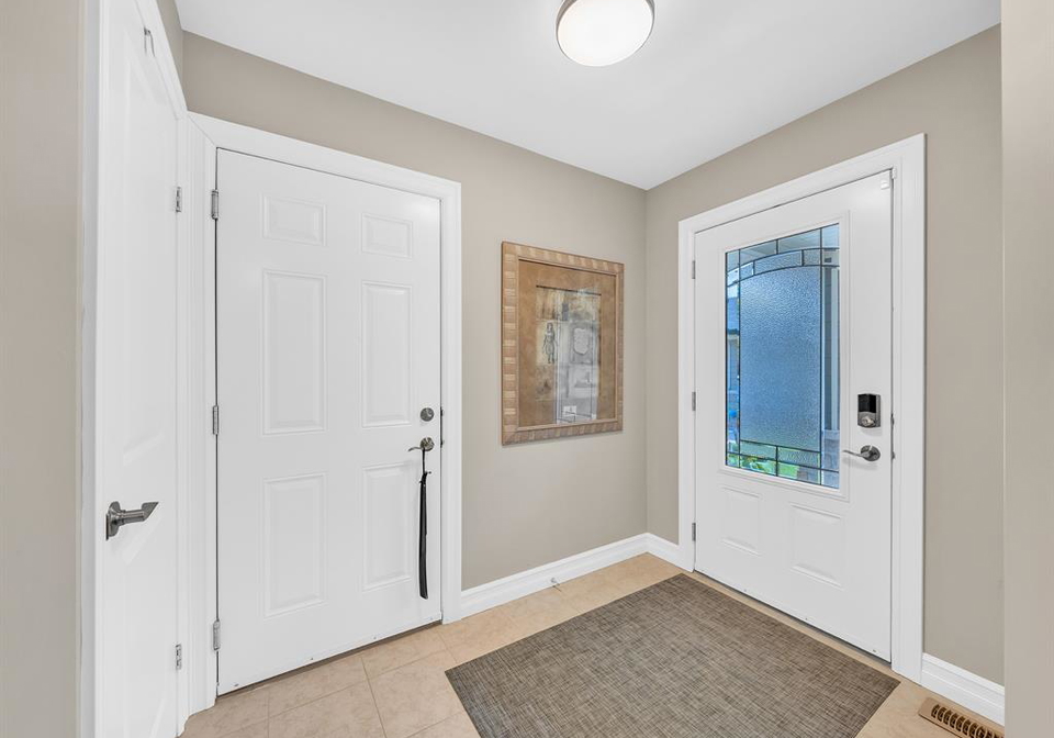 2425-skinner-lasalle-ontario-26015102
