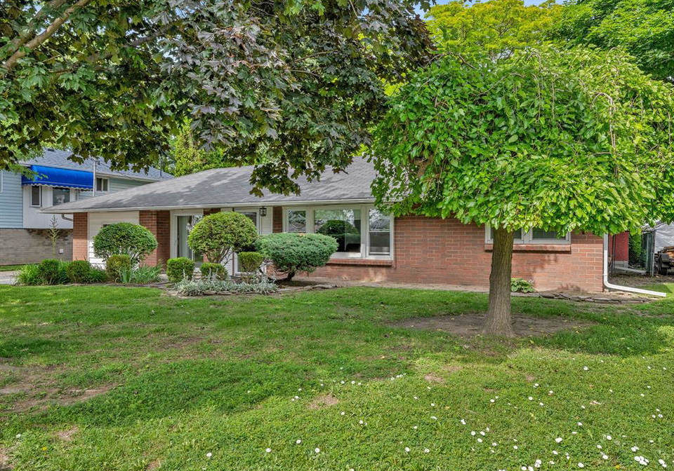 3278-clemenceau-windsor-ontario-26015106