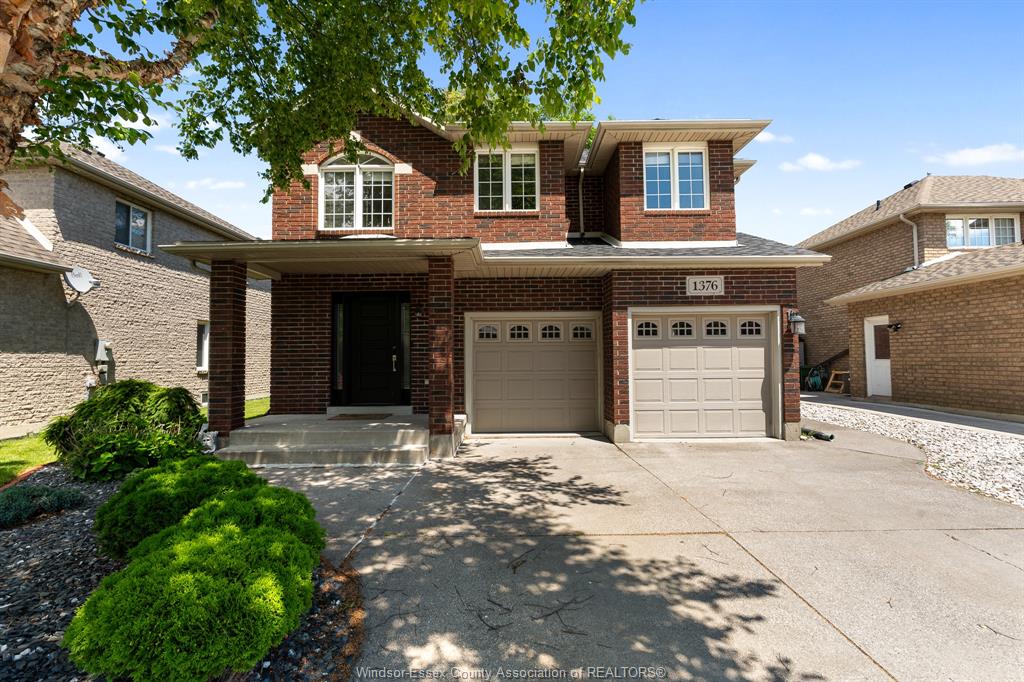 1376-lakeview-avenue-windsor-ontario-26015108