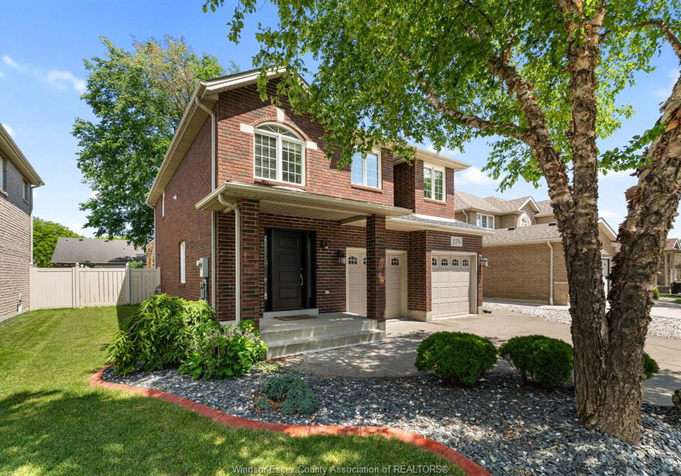 1376-lakeview-avenue-windsor-ontario-26015108
