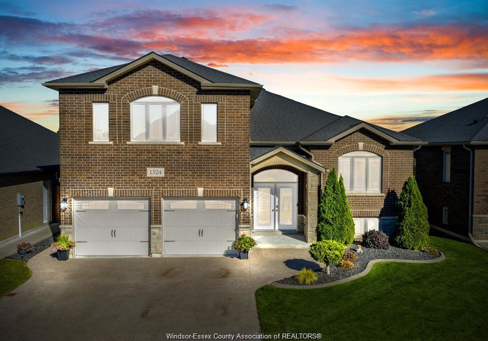 1524-inverness-avenue-windsor-ontario-26015122