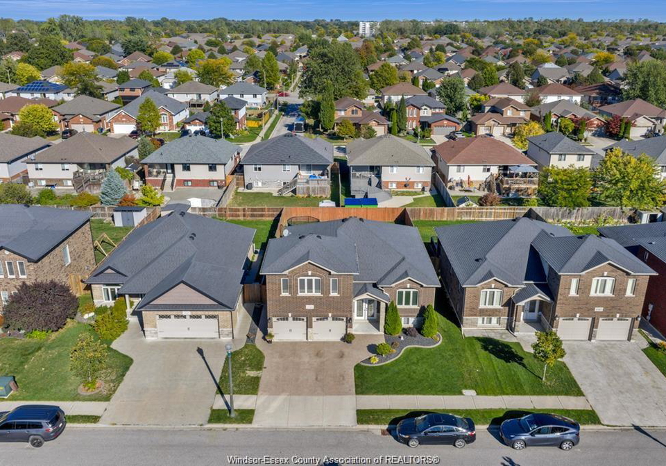 1524-inverness-avenue-windsor-ontario-26015122