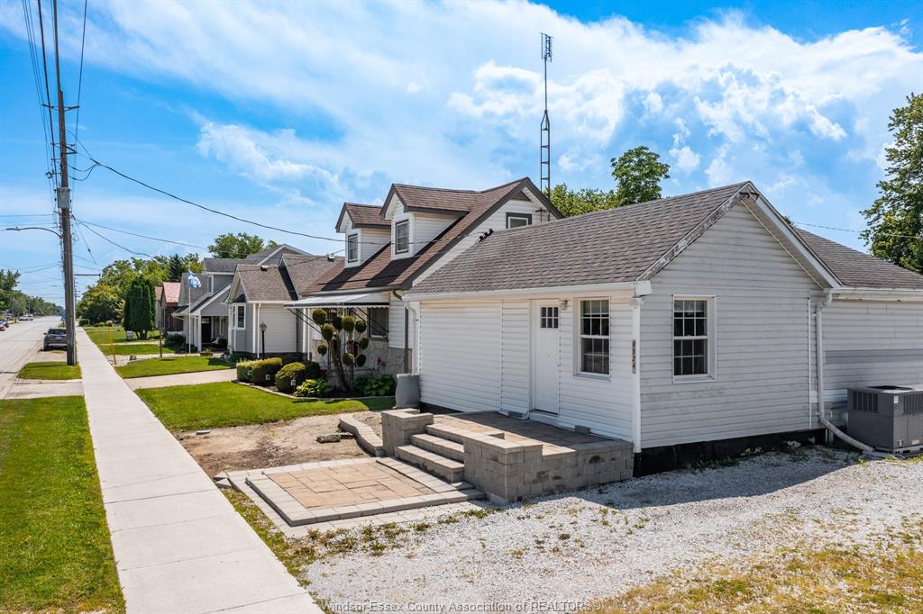 9524-walker-road-mcgregor-ontario-26015137