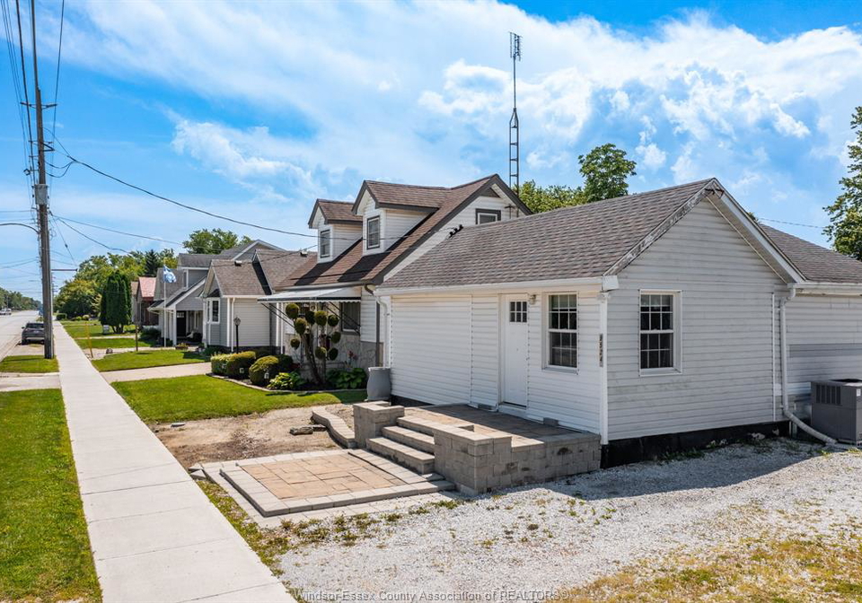 9524-walker-road-mcgregor-ontario-26015137