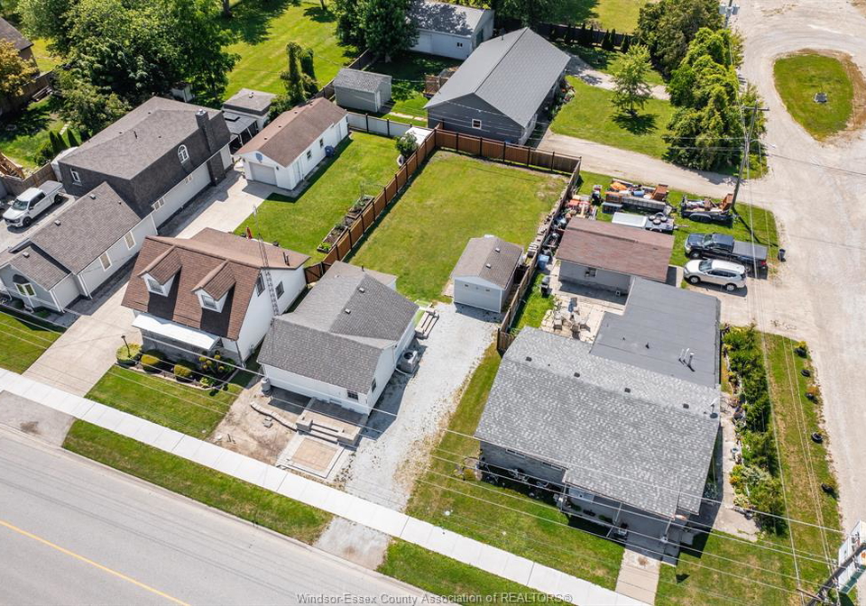 9524-walker-road-mcgregor-ontario-26015137