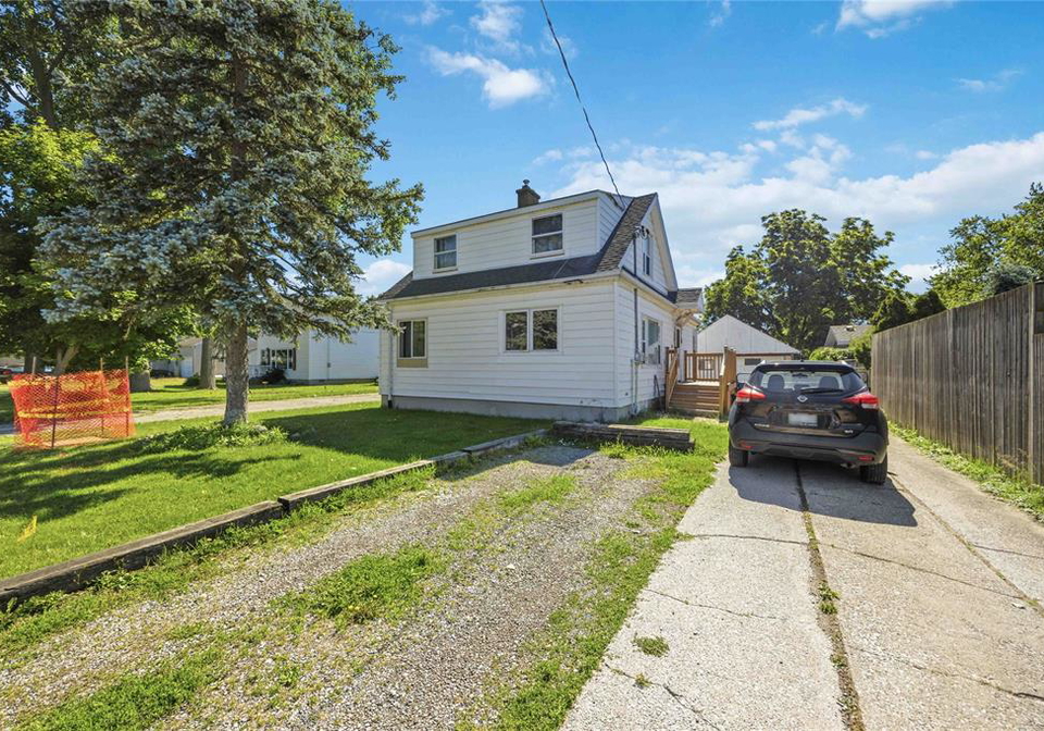 2012-wayne-avenue-sarnia-ontario-26015147
