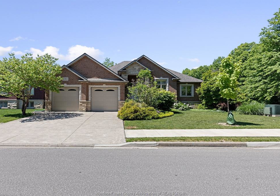 2203-roxborough-windsor-ontario-26015153