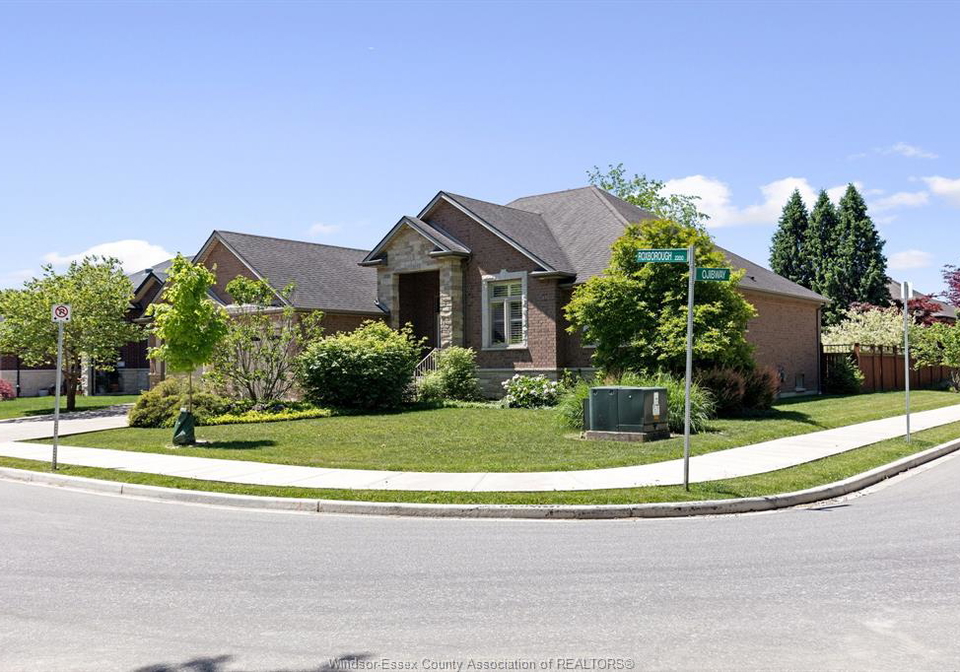2203-roxborough-windsor-ontario-26015153