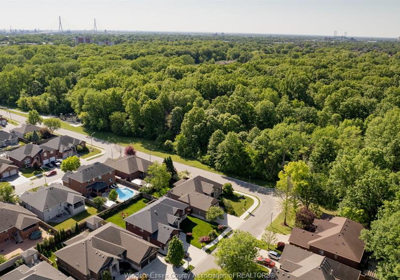 2203-roxborough-windsor-ontario-26015153