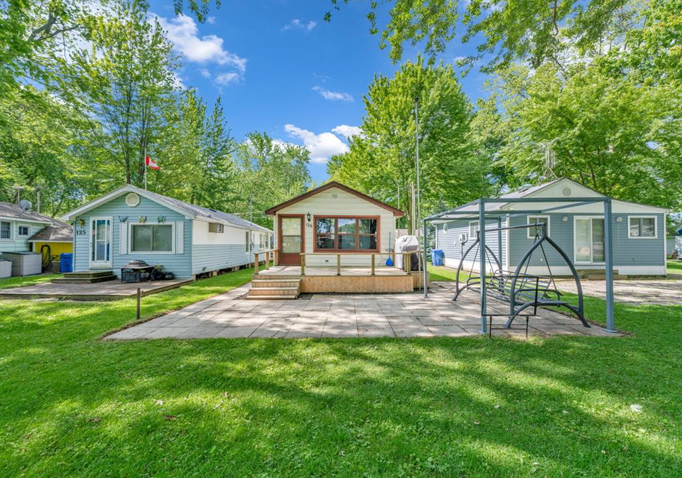 126-pleasure-beach-harrow-ontario-26015158