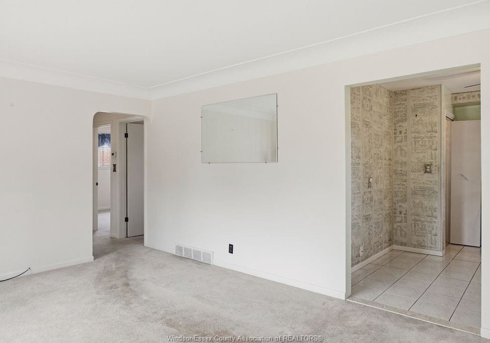 1156-esdras-windsor-ontario-26015159