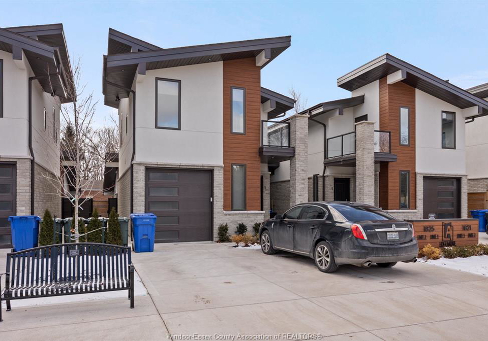 1835-edgemore-lasalle-ontario-26015160