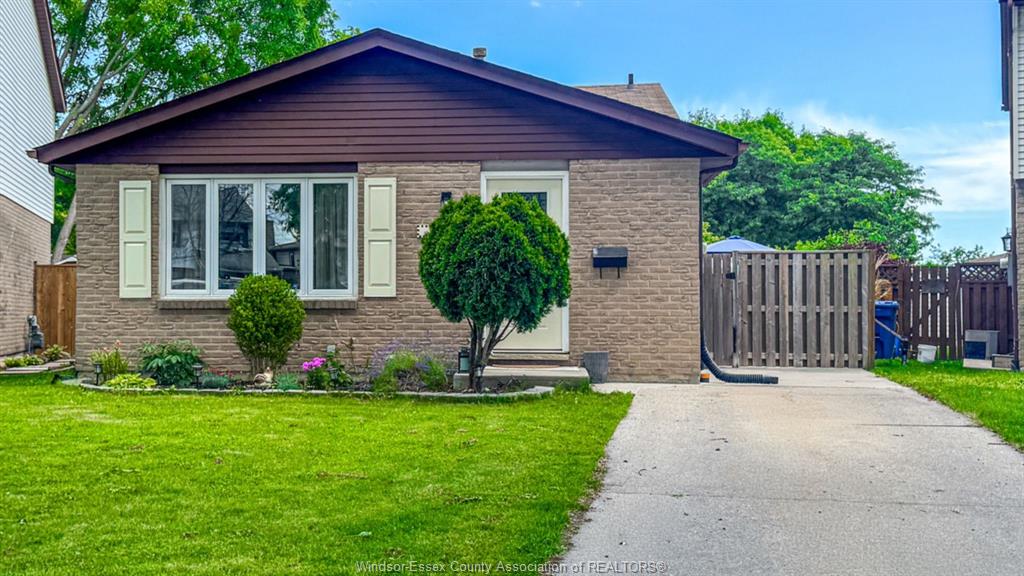 1343-leafield-windsor-ontario-26015166