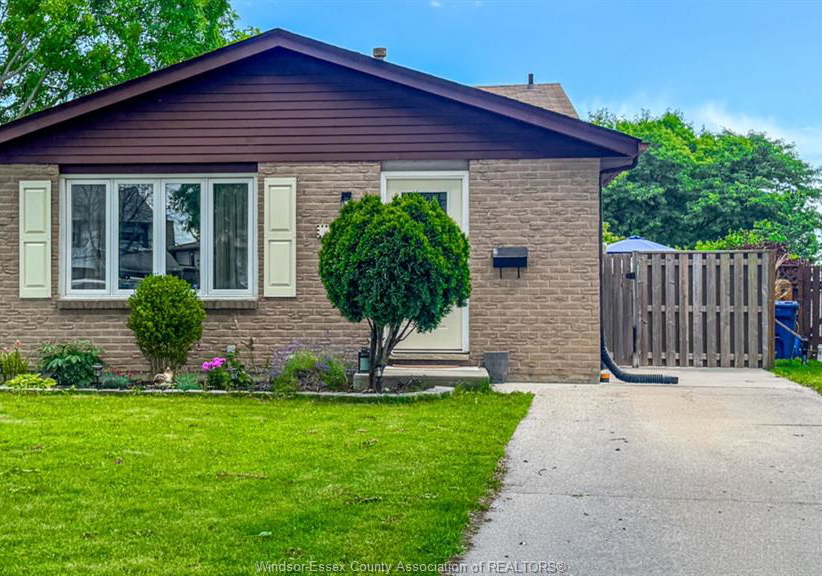 1343-leafield-windsor-ontario-26015166