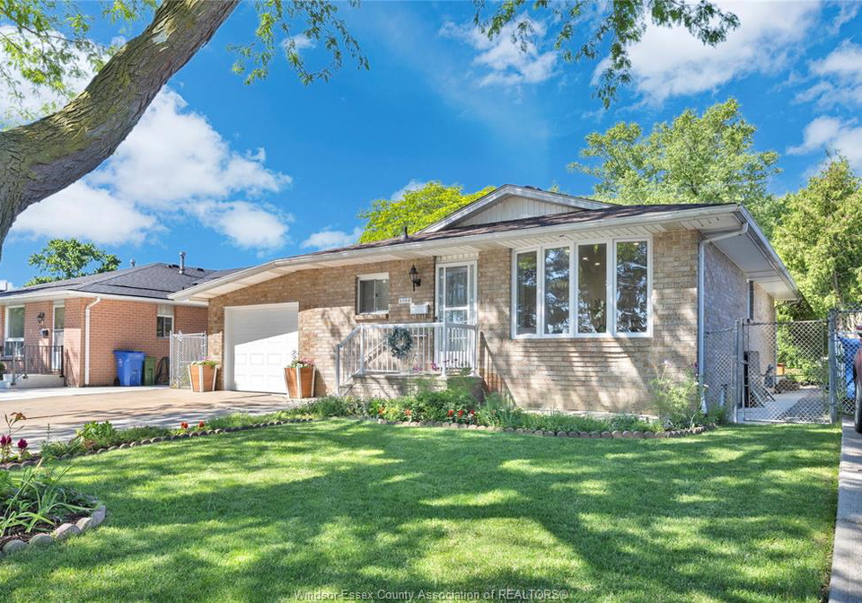 2709-jefferson-windsor-ontario-26015171