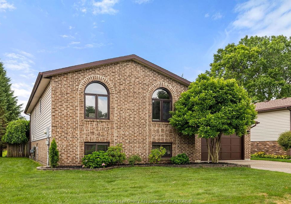 283-ramblewood-lasalle-ontario-26015176