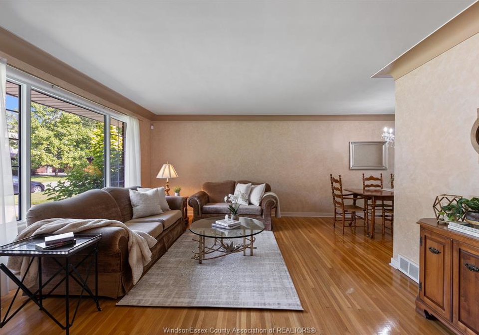 3659-bruce-avenue-windsor-ontario-26015179