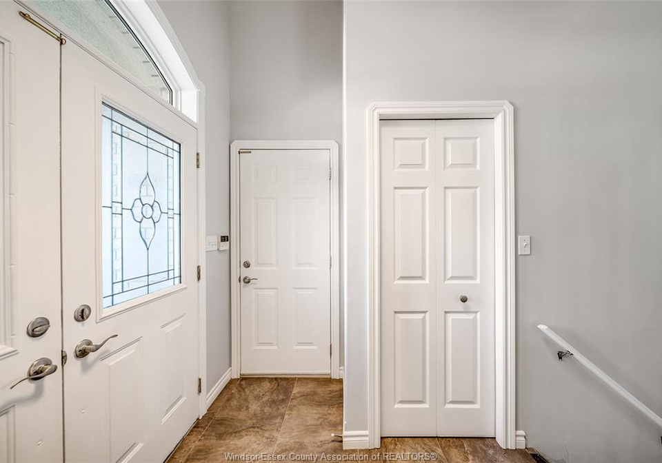 1596-morningstar-avenue-windsor-ontario-26015185