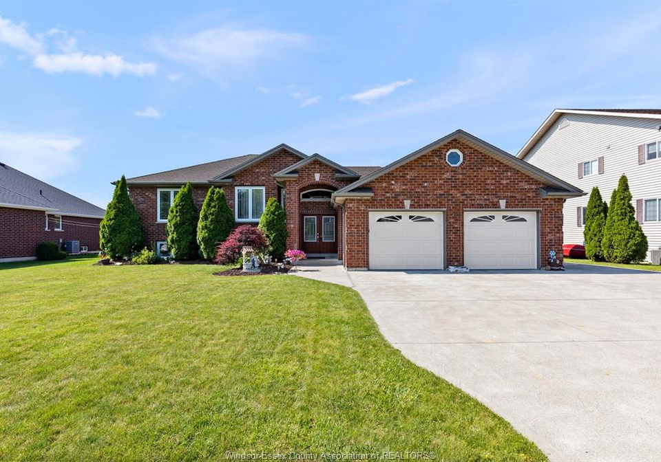 8341-middleside-road-amherstburg-ontario-26015198