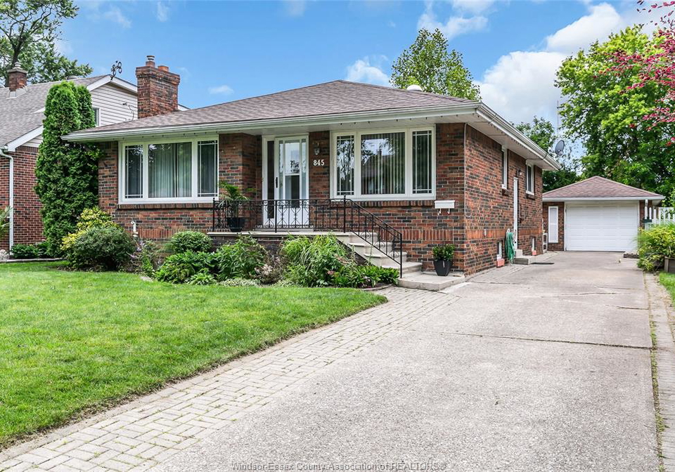 845-rossini-boulevard-windsor-ontario-26015213
