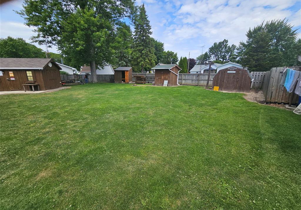 8-10-henry-street-wallaceburg-ontario-26015221