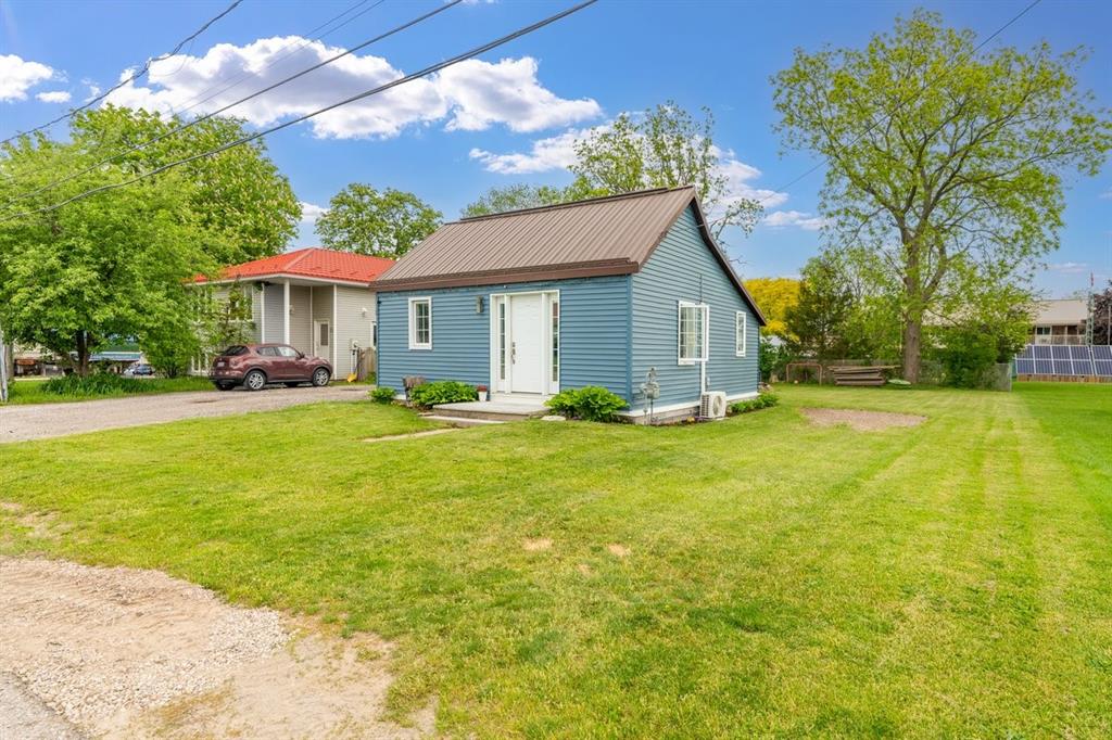 30-queen-street-west-lambton-shores-ontario-26015235