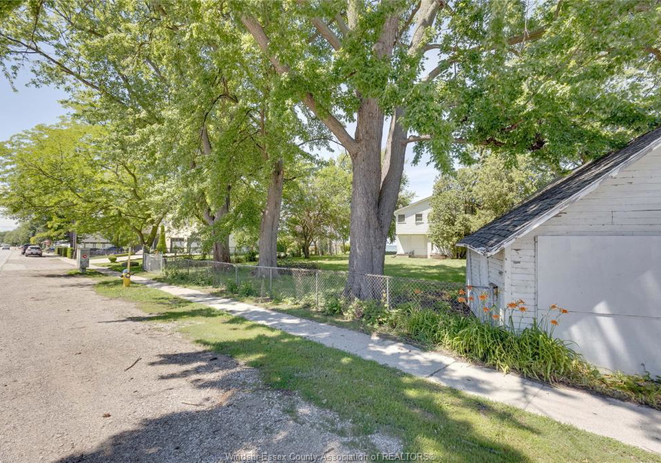 13110-riverside-drive-east-tecumseh-ontario-26015247