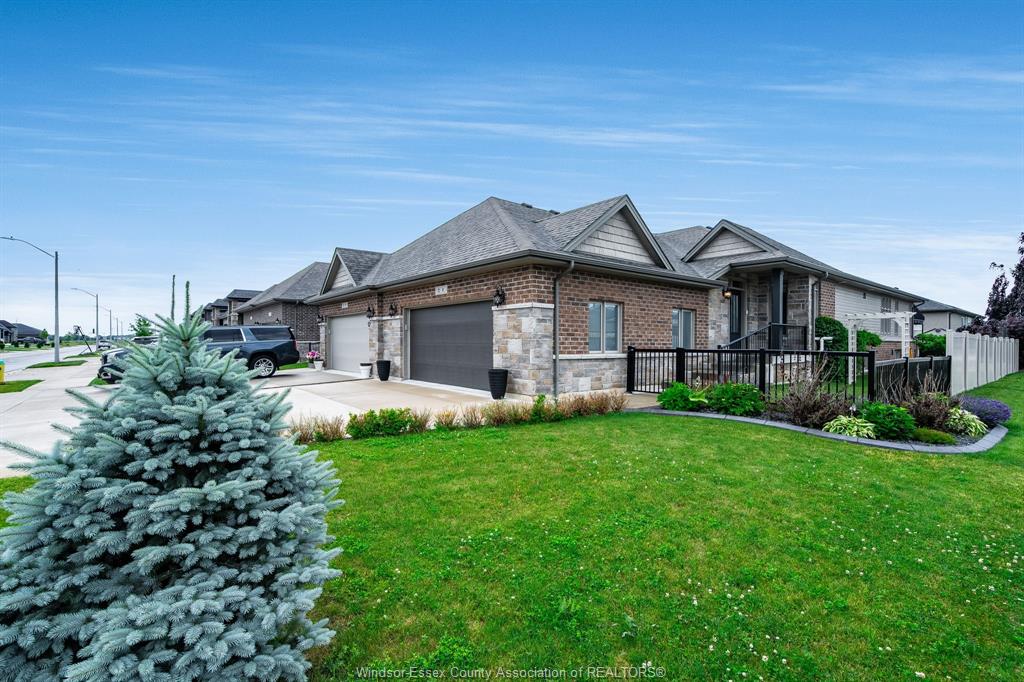 1-woodland-street-kingsville-ontario-26015250